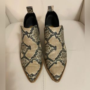 Dolce vita snake skin booties, size 6.5